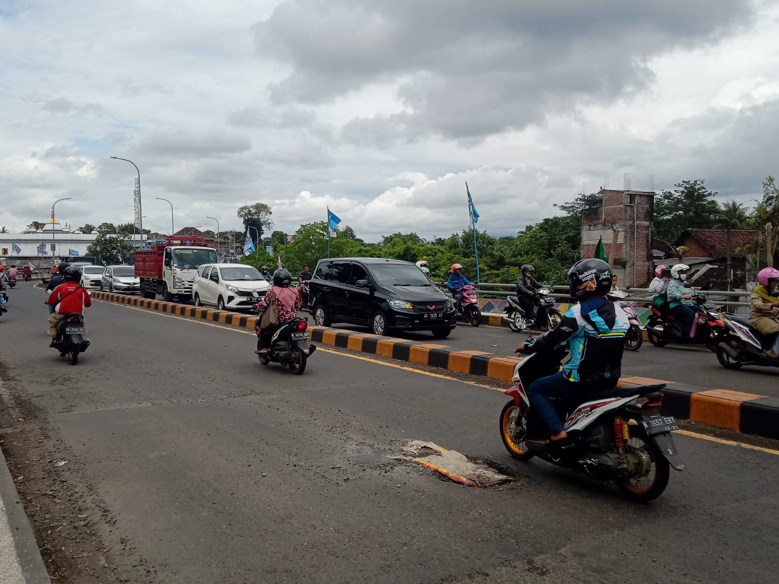 Kota Malang darurat jalan berlubang.