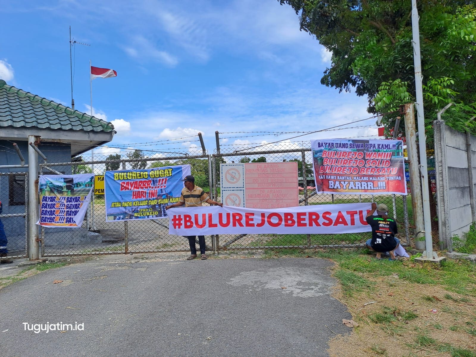Warga Tuban Protes! Sewa Tanah Jalur Pipa PT Pertamina EP Sukowati Field selama 5 Bulan Tak Dibayar 3 Jalur Pipa PT Pertamina EP Sukowati Field.