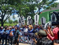 6 Tuntutan Aremania Gelar Demo di Kejari Kabupaten Malang, Simak Isinya!