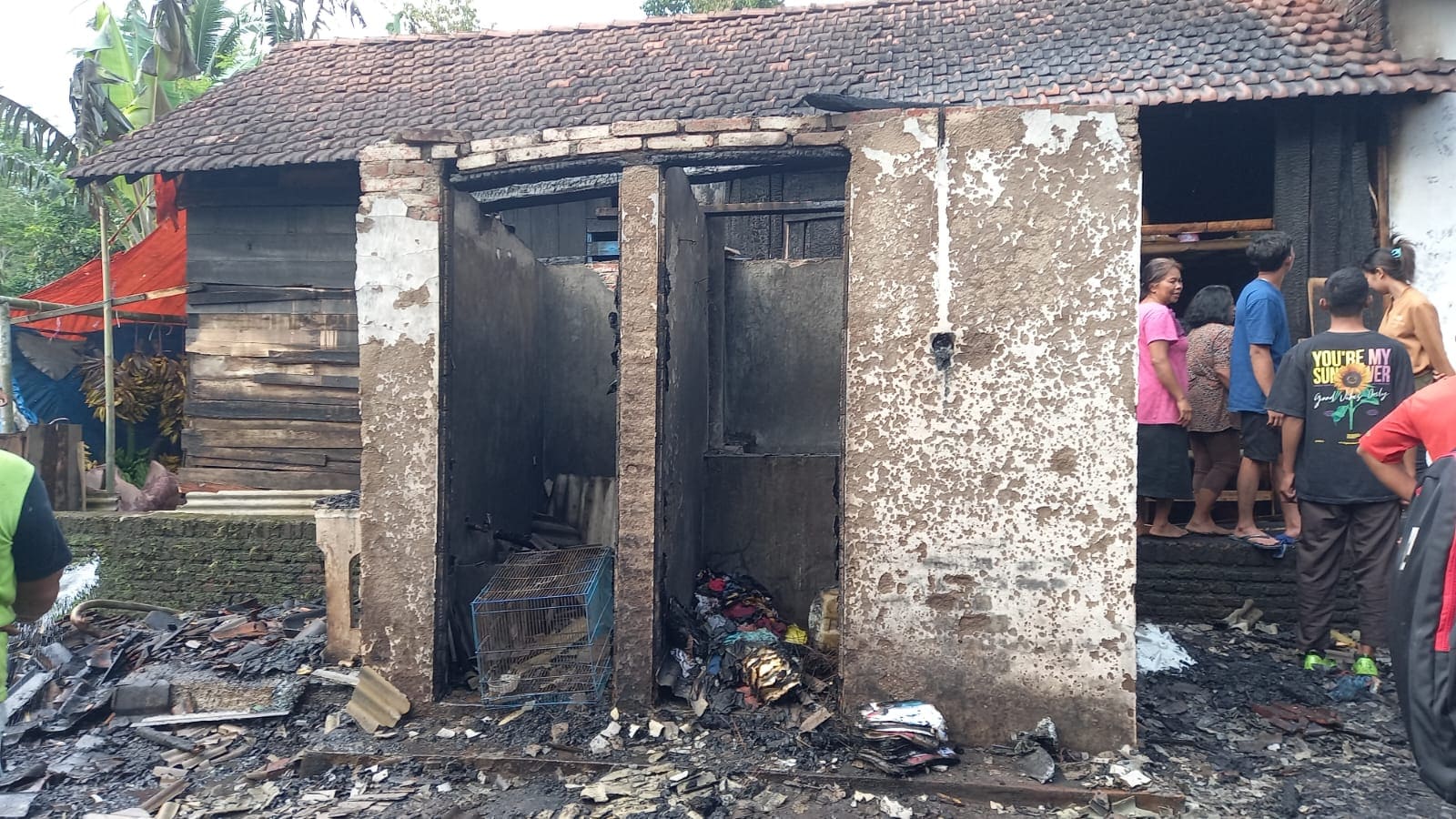 Rumah warga Ngajum terbakar.