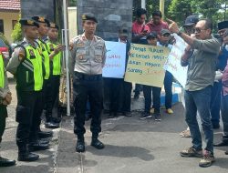 Desak Usut Dalang Korupsi Pokmas Kota Pasuruan, Aliansi Masyarakat Geruduk Kantor Polisi 