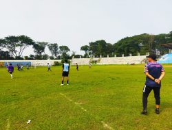 Bulan Ramadhan 2023, Atlet Sepak Bola Mojokerto Lahap Latihan di Sore Hari