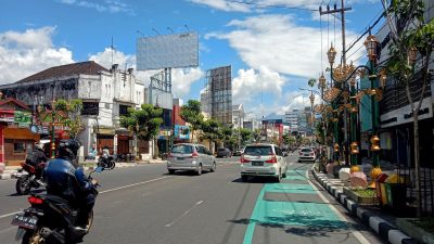 Jalur satu arah di Kayutangan.