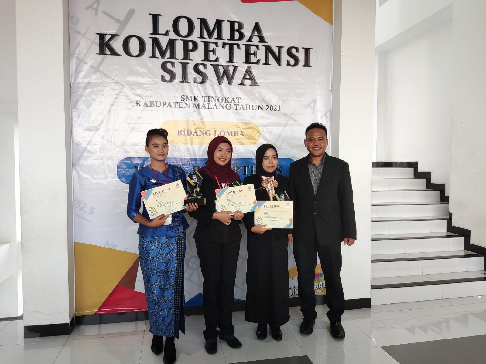 SMKN 1 Turen juara lomba LKS Kabupaten Malang.