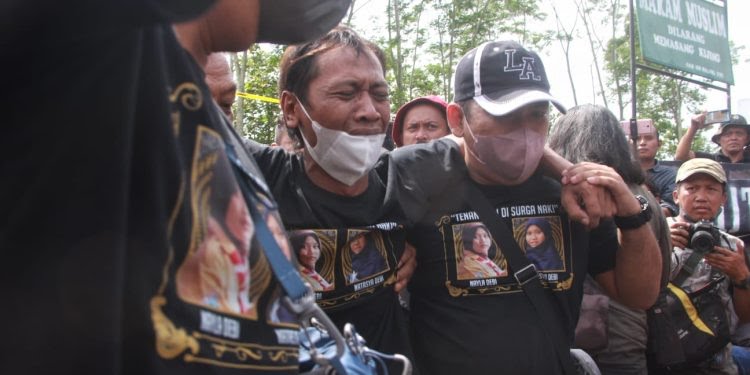 tragedi kanjuruhan tugu jatim