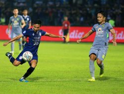 Derbi Jatim Persebaya Surabaya vs Arema FC Ditunda