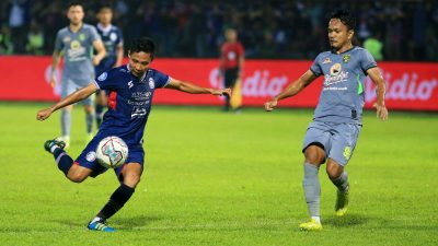 Derbi Jatim Persebaya Surabaya vs Arema FC Ditunda
