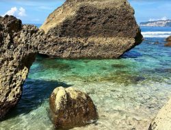 Pantai Pucang Sawit, Hidden Gems Tulungagung yang Mirip Belitung