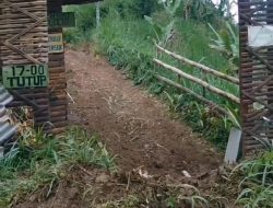 Tanah Longsor Tutup Total Akses Jalan Desa Blarang Pasuruan