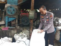 Daur Ulang Sampah Plastik, Polisi di Pasuruan Hidupi Janda hingga Eks Narapidana