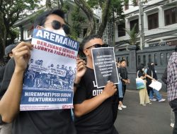 Ratusan Mahasiswa di Malang Turun ke Jalan Kecam Vonis Terdakwa Tragedi Kanjuruhan