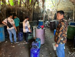 Polisi Gerebek 2 Gudang Produksi BBM Oplosan di Pasuruan