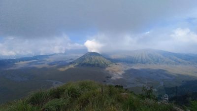 gunung bromo tugu jatim