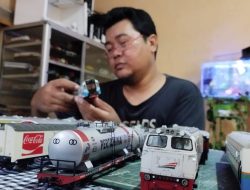 Kunto Wijoyo, Mantan Musisi asal Mojokerto Raup Cuan Jutaan Rupiah dari Miniatur Kereta Api