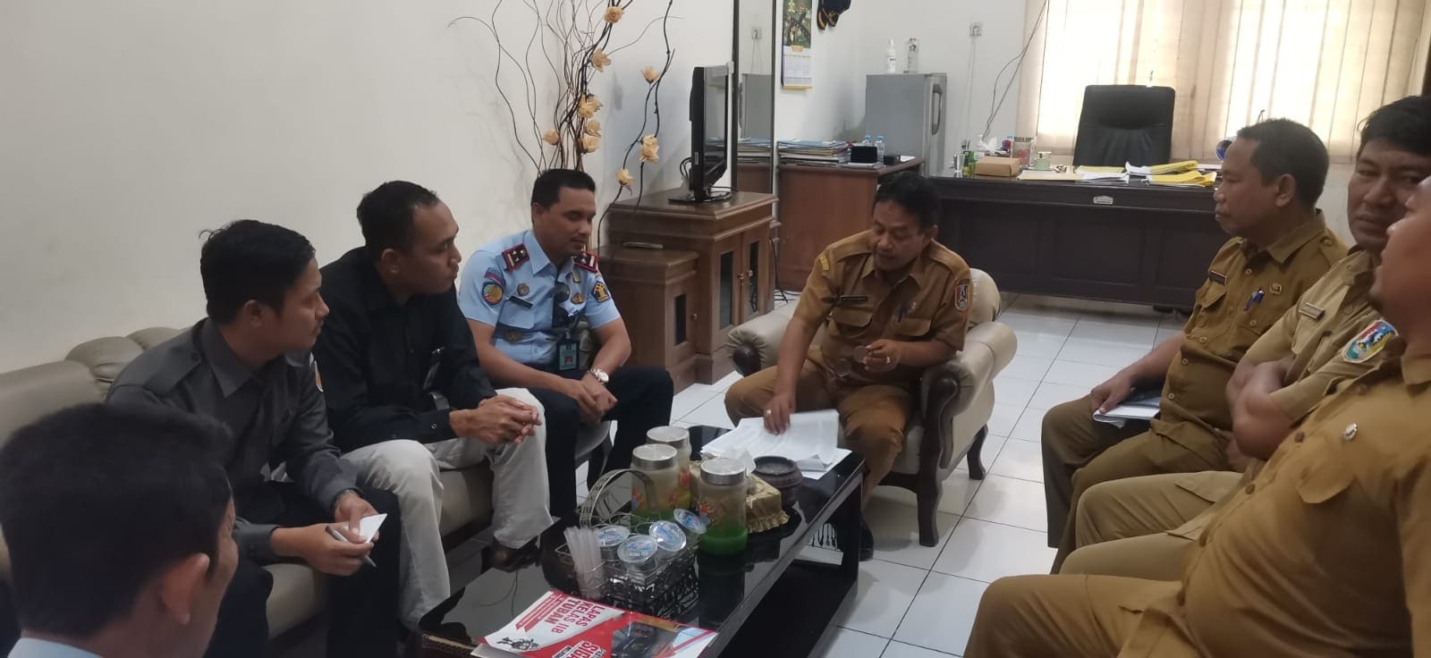Kartu keluarga.