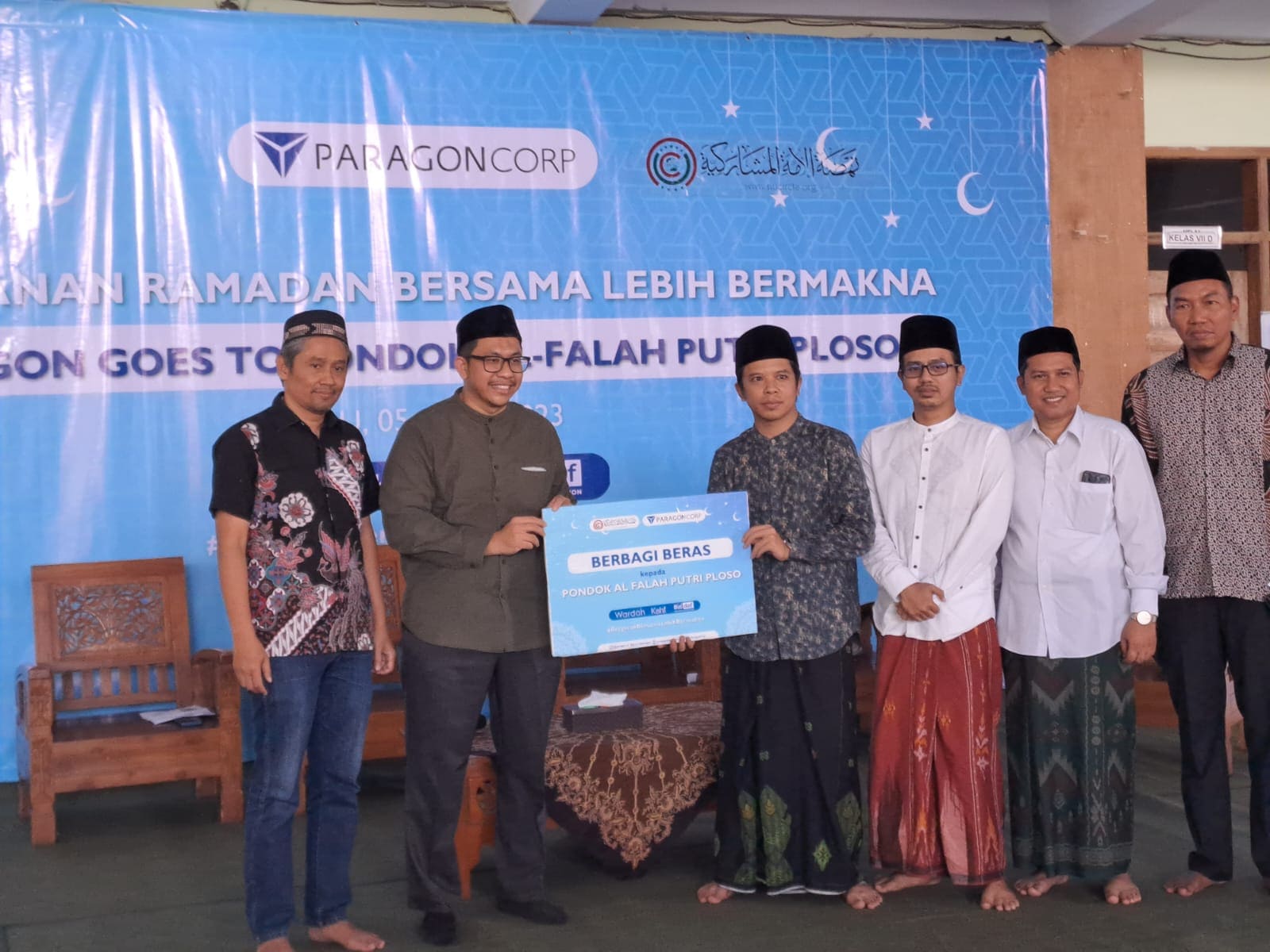 Paragon Goes to Pesantren.