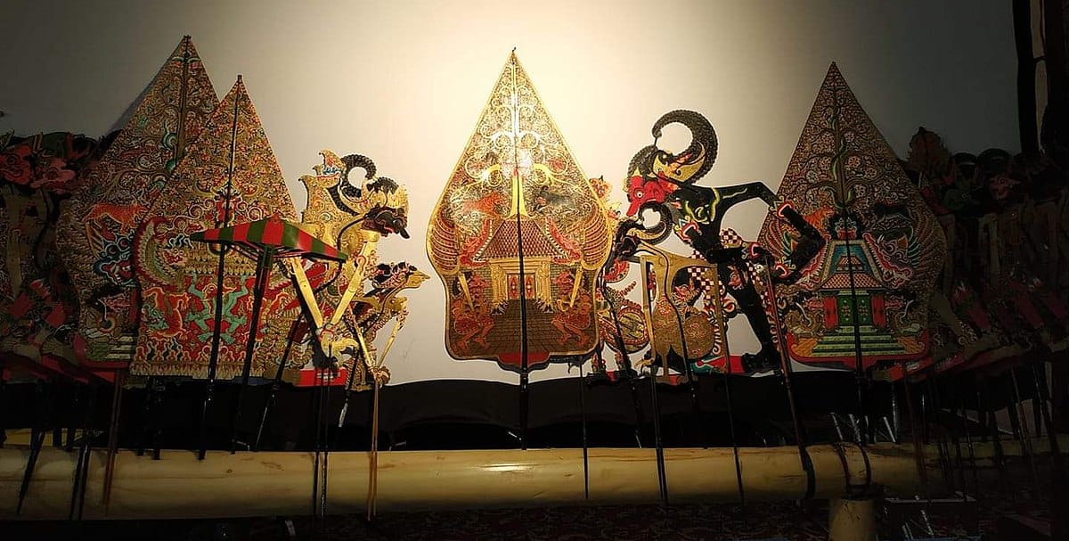 wayang kulit tugu jatim