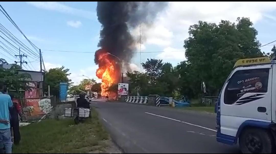 truk pengangkut lpg tugu jatim