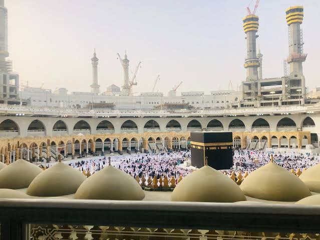 Petugas haji.