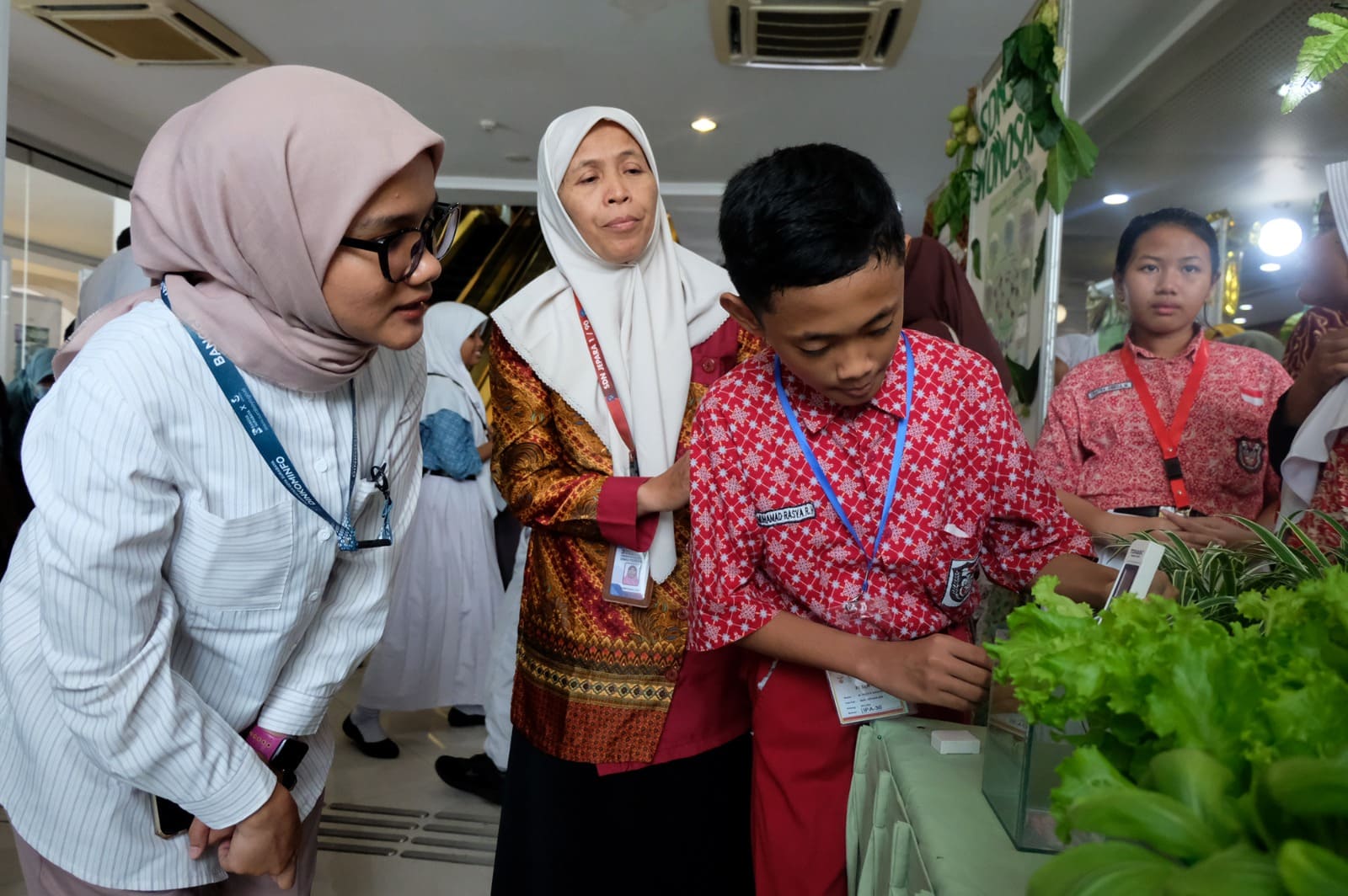 Pelajar Surabaya pecahkan rekor MURI.