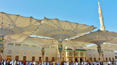 Imam Masjid Uni Emirat Arab.