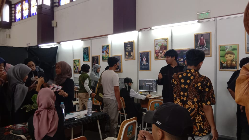 Unjuk Gigi Karya Terbaik, SMKN 12 Surabaya Gelar Pameran Bertajuk Indist