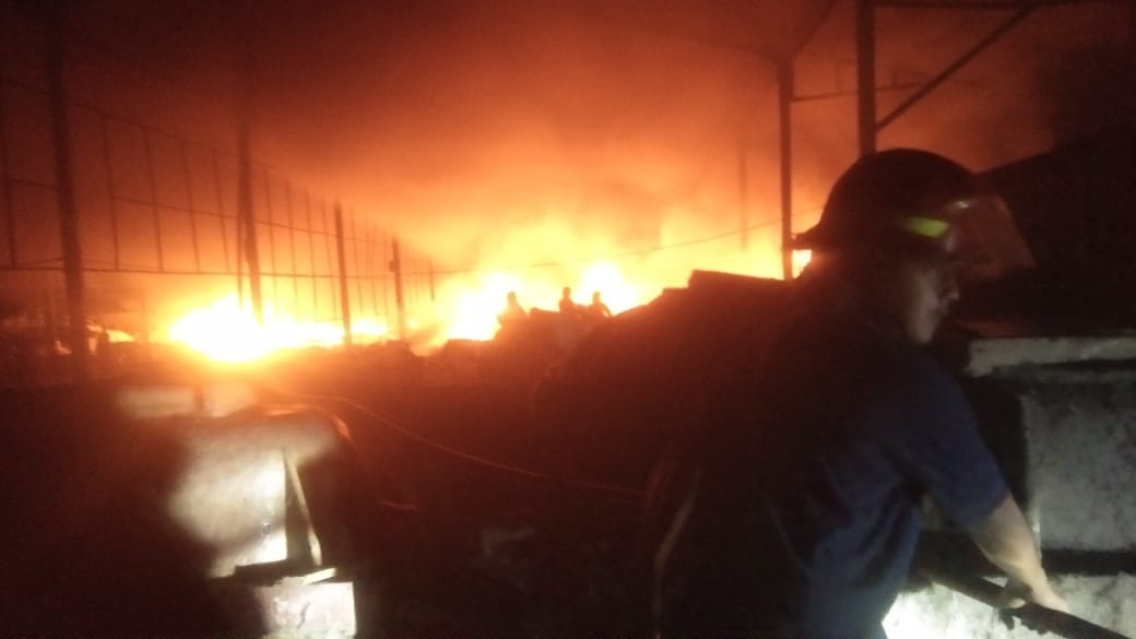 Gudang Pabrik Bak Mandi di Pasuruan Kembali Terbakar 2 pabrik bak mandi tugu jatim