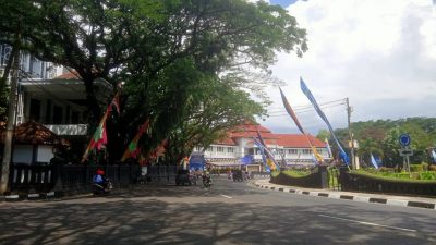 hari buruh tugu jatim