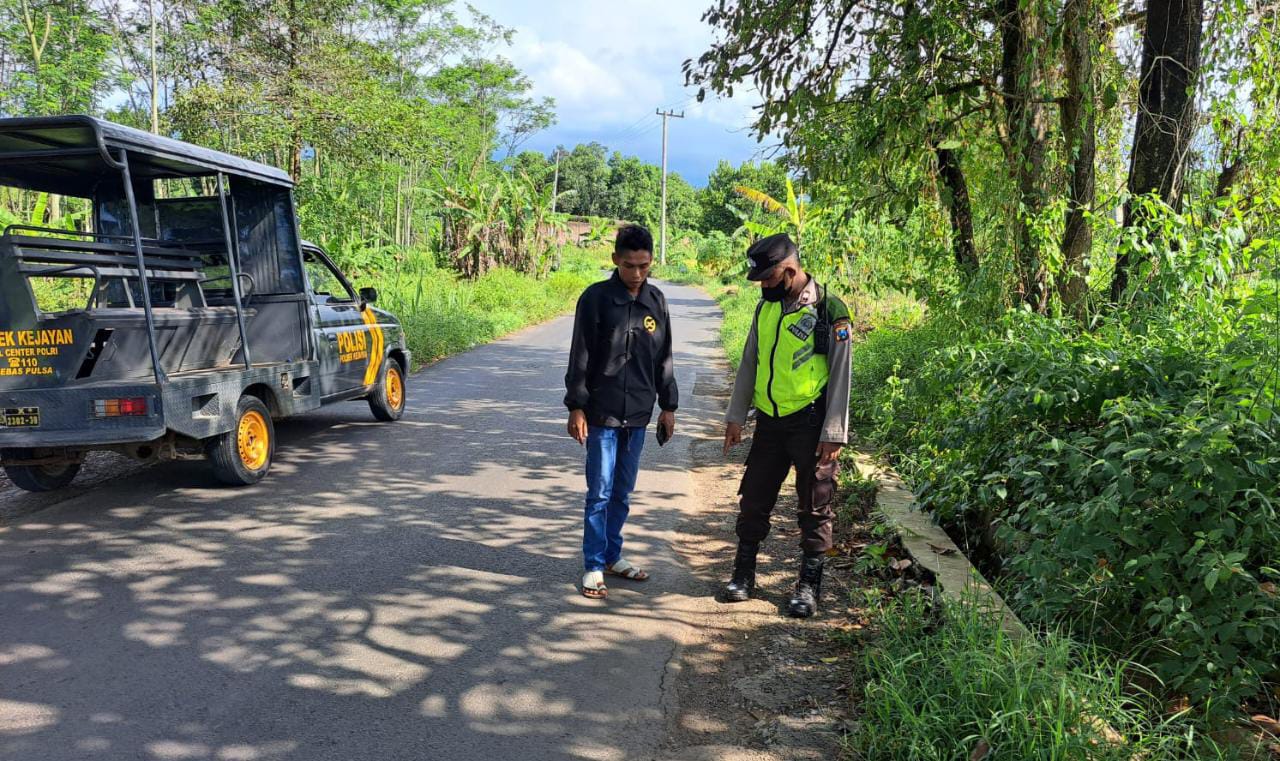 2 Pria Berpedang Rampas Sepeda Motor Warga Pasuruan