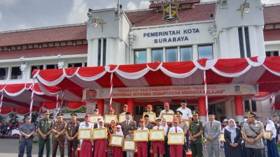 wali kota surabaya tugu jatim