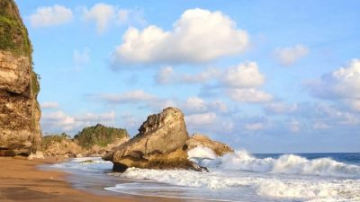 pantai jembring tugu jatim