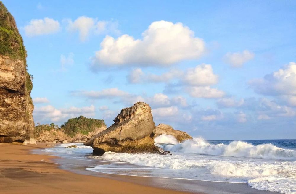 pantai jembring tugu jatim