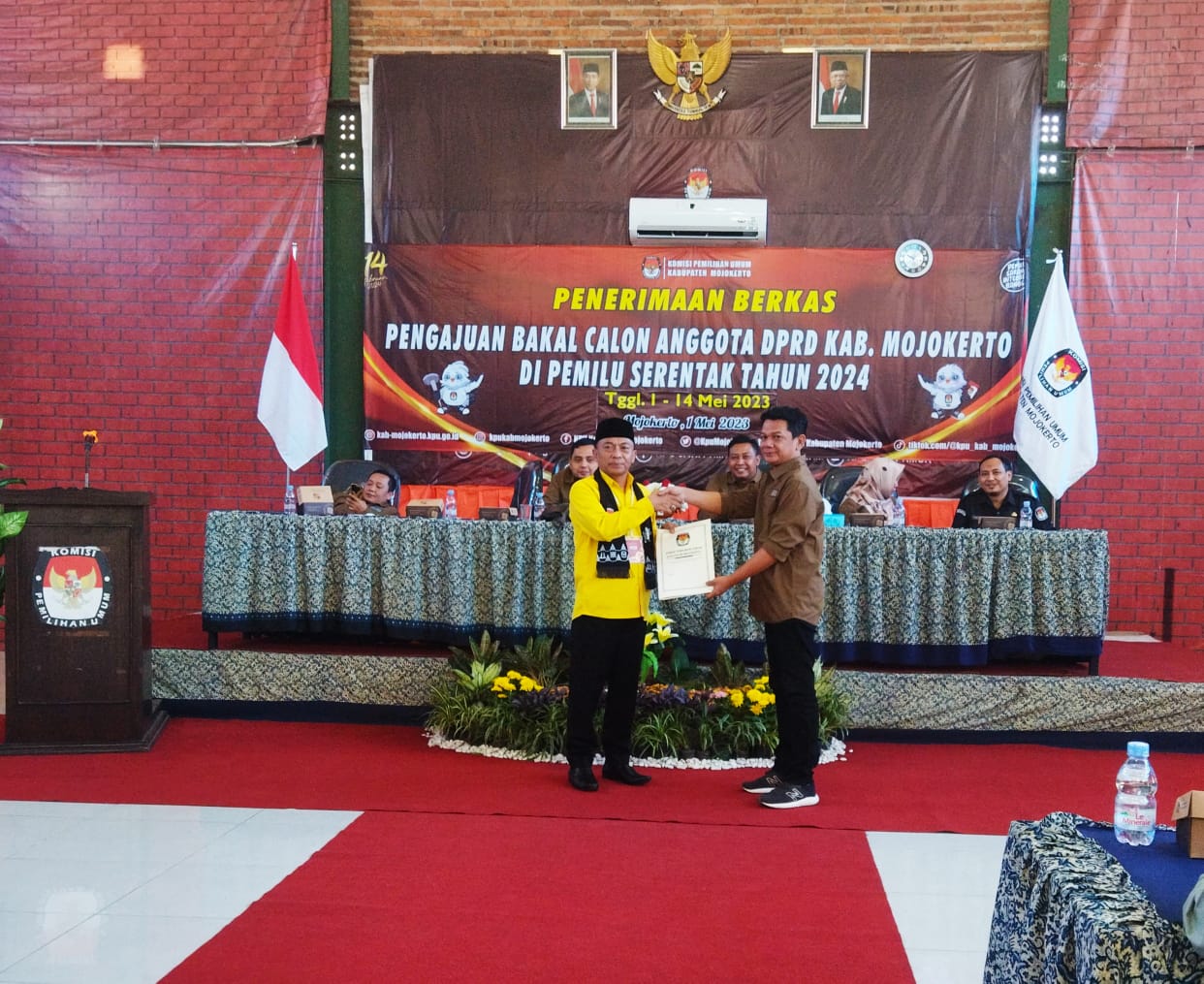 golkar kabupaten mojokerto tugu jatim