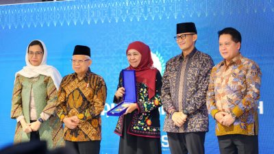 Jatim Juara Umum Anugerah Adinata Syariah Komite Nasional Ekonomi dan Keuangan Syariah