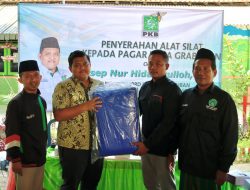 Anggota DPRD Tuban Serahkan Peralatan Silat Lengkap ke Pagar Nusa Grabagan