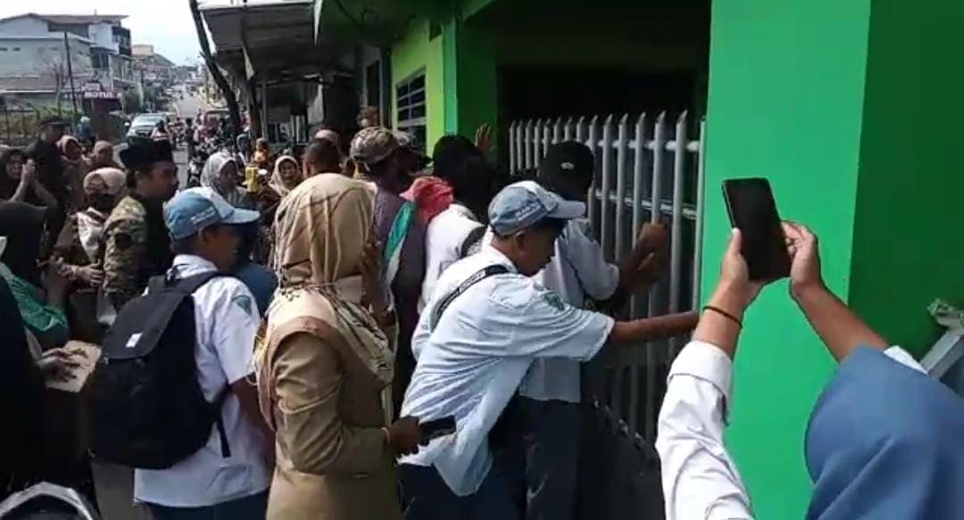SMA Islam Yakin.