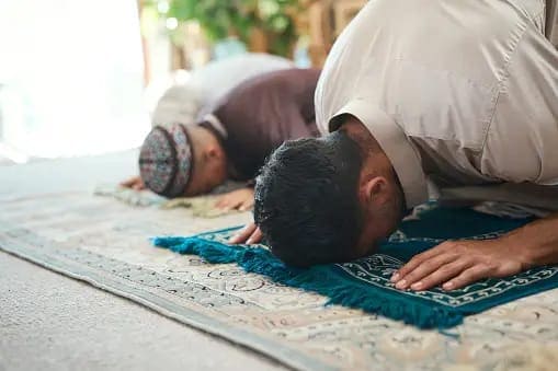 Cara mengqodho sholat.