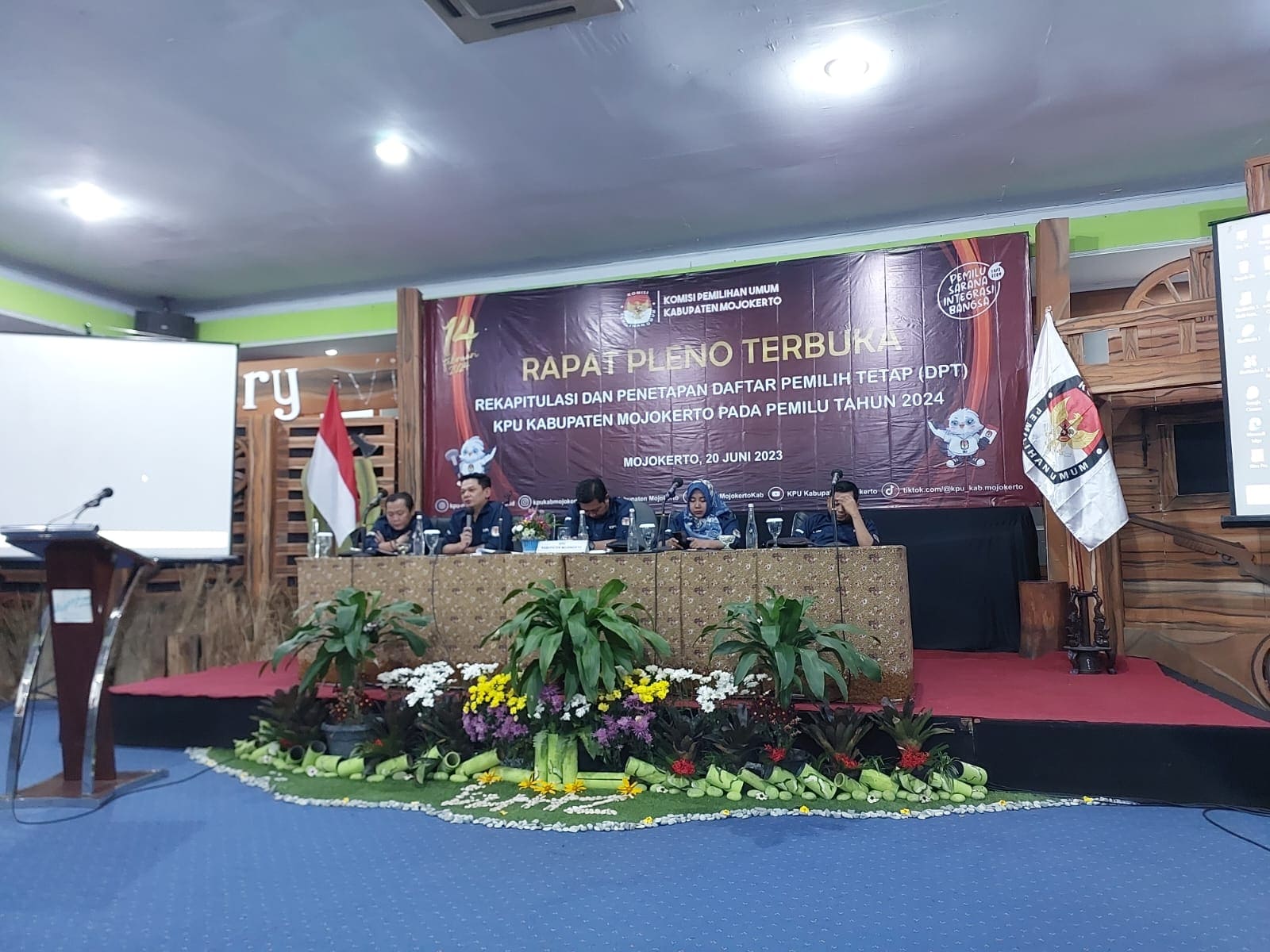 Bawaslu Mojokerto.
