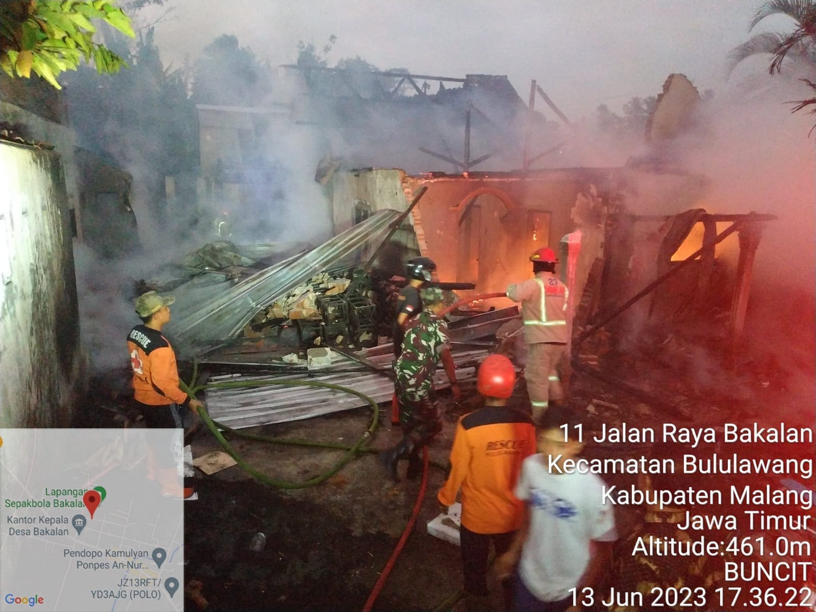 Dua rumah di Bululawang.