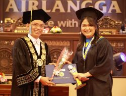 Mahasiswi Unair Surabaya, Maria Apriliani Raih Gelar Doktor Ilmu Farmasi di Usia 24 Tahun