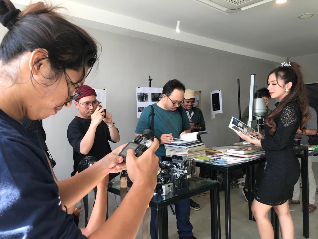 Komunitas Kamera Analog Gelar Pameran dan Diskusi di Aston Mojokerto