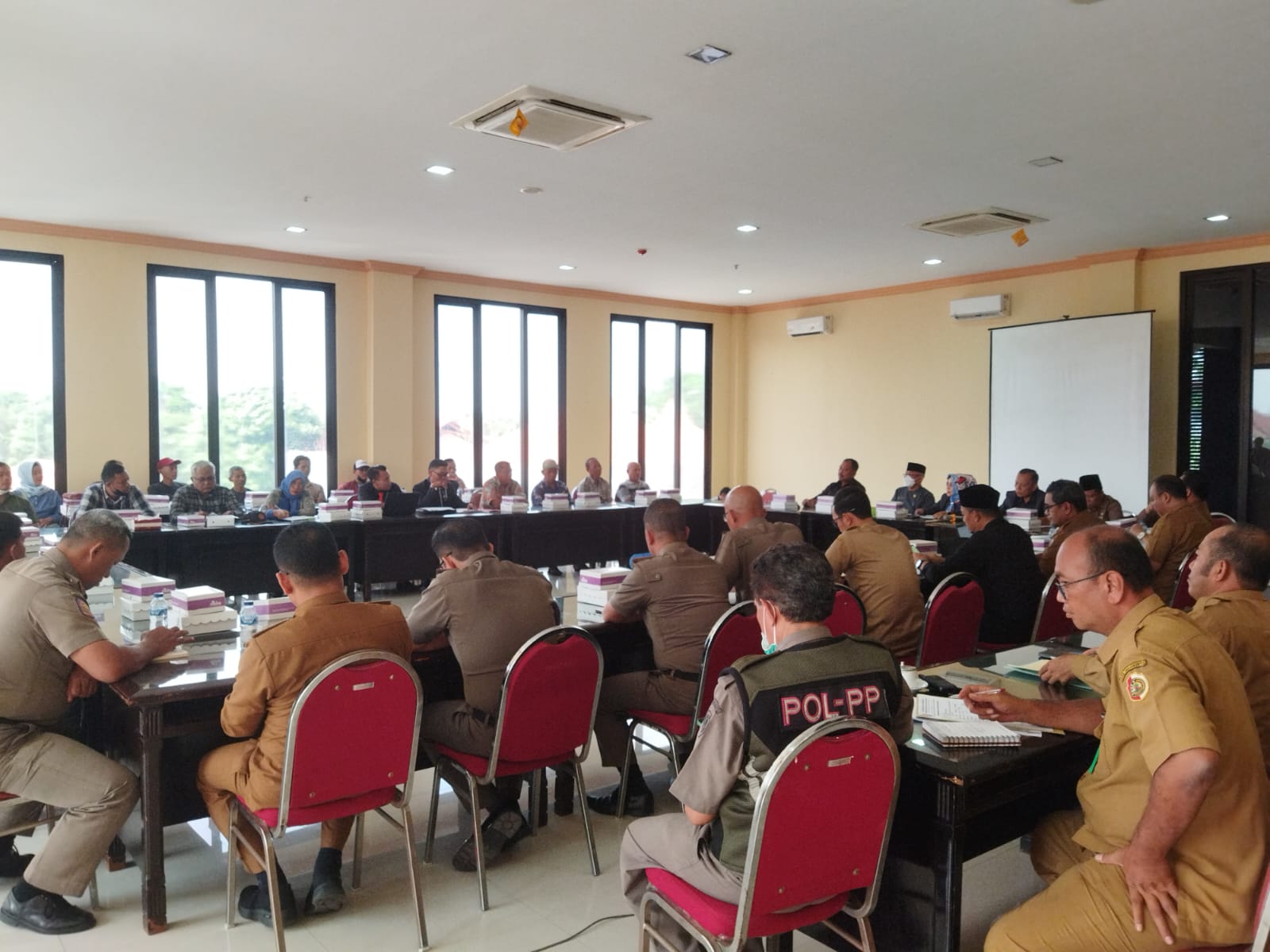 Sengkarut Penertiban PKL Modongan Mojokerto, Tanah Kas Desa Jadi Tawaran 2 WhatsApp Image 2023 06 12 at 13.15.20