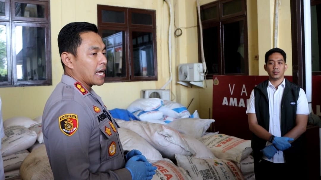 Polisi Ungkap Kasus Penimbunan 1,5 Ton Pupuk Bersubsidi di Probolinggo