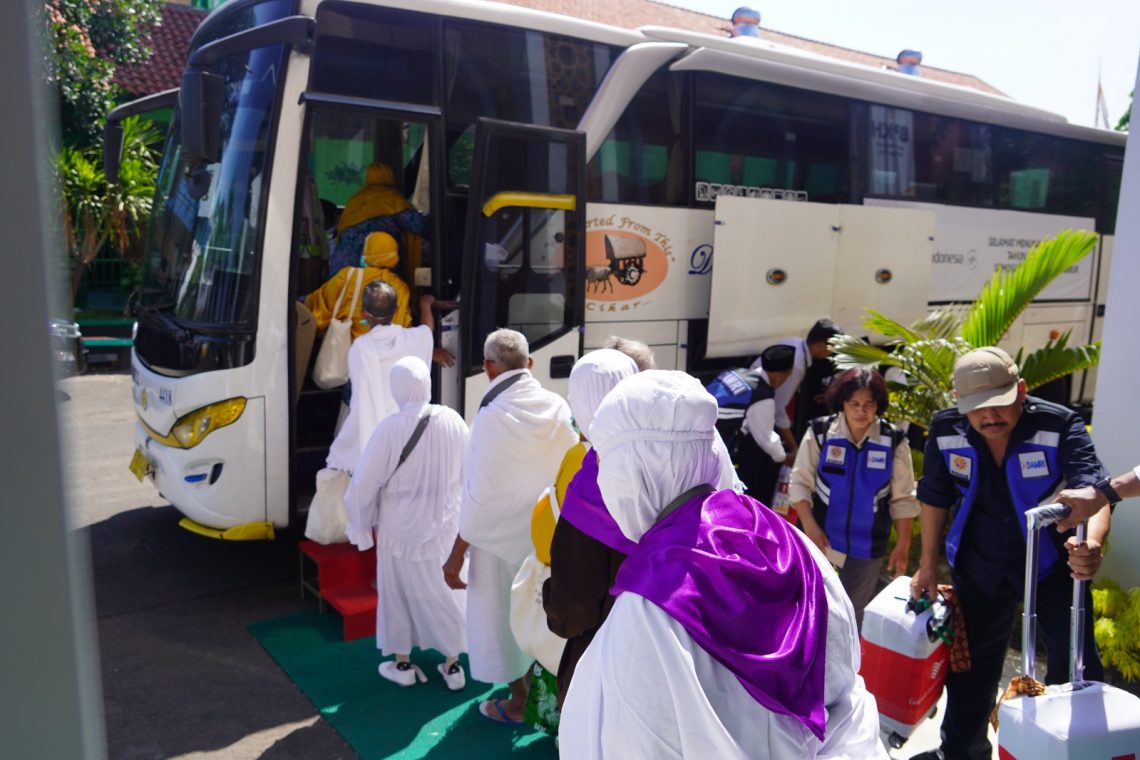 Seluruh Jemaah Haji Embarkasi Surabaya Telah Berangkat ke Tanah Suci 1 haji tugu jatim