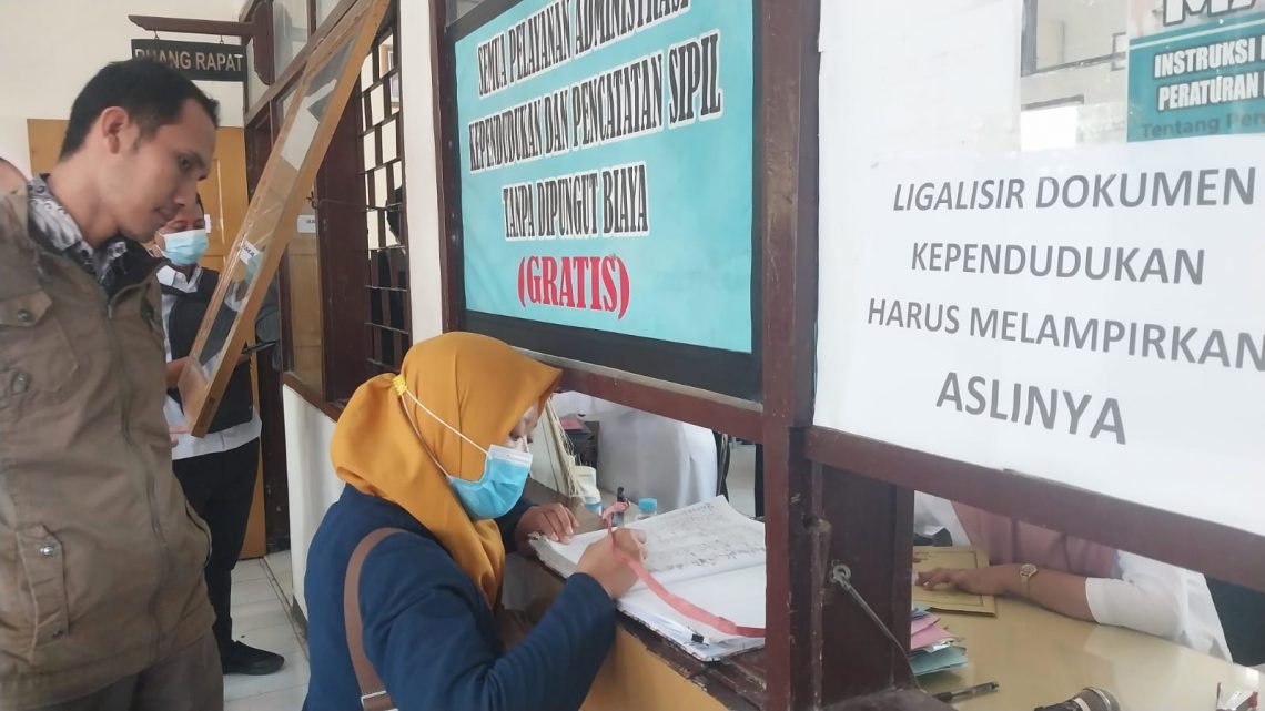 Dispendukcapil Tuban Diserbu Ribuan Pendaftar Perangkat Desa 1 tuban tugu jatim