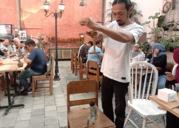marionette tugu jatim