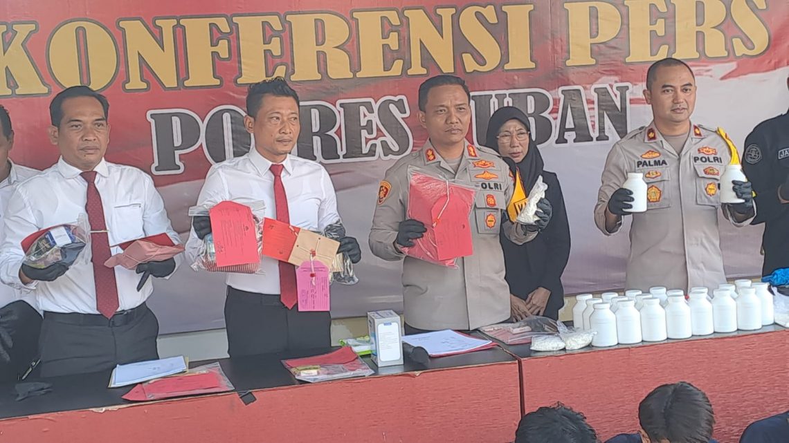 Polres Tuban Amankan 57.783 Pil Dobel L dan 66,41 Gram Sabu-sabu 1 polres tuban tugu jatim