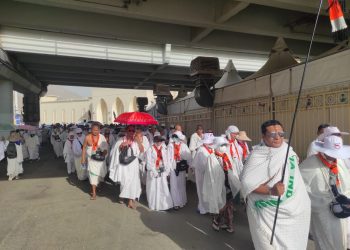 Jemaah Haji Asal Tuban Lempar Jamrah di Mina Hari Ini