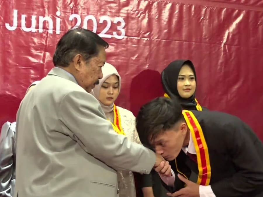 Wisudawan Fakultas Hukum Unisma.