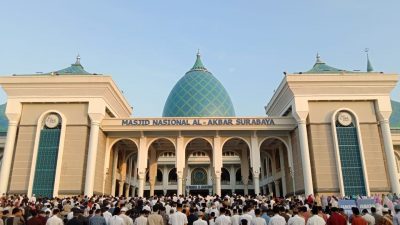 Masjid Nasional Al-Akbar Surabaya.